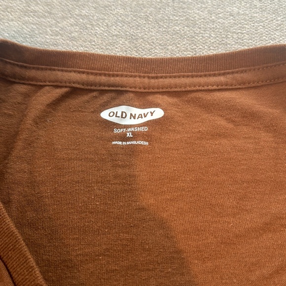 Old Navy Men’s Soft-Washed Tan Short Sleeve V-Neck T-Shirt Size XL - Picture 2 of 3